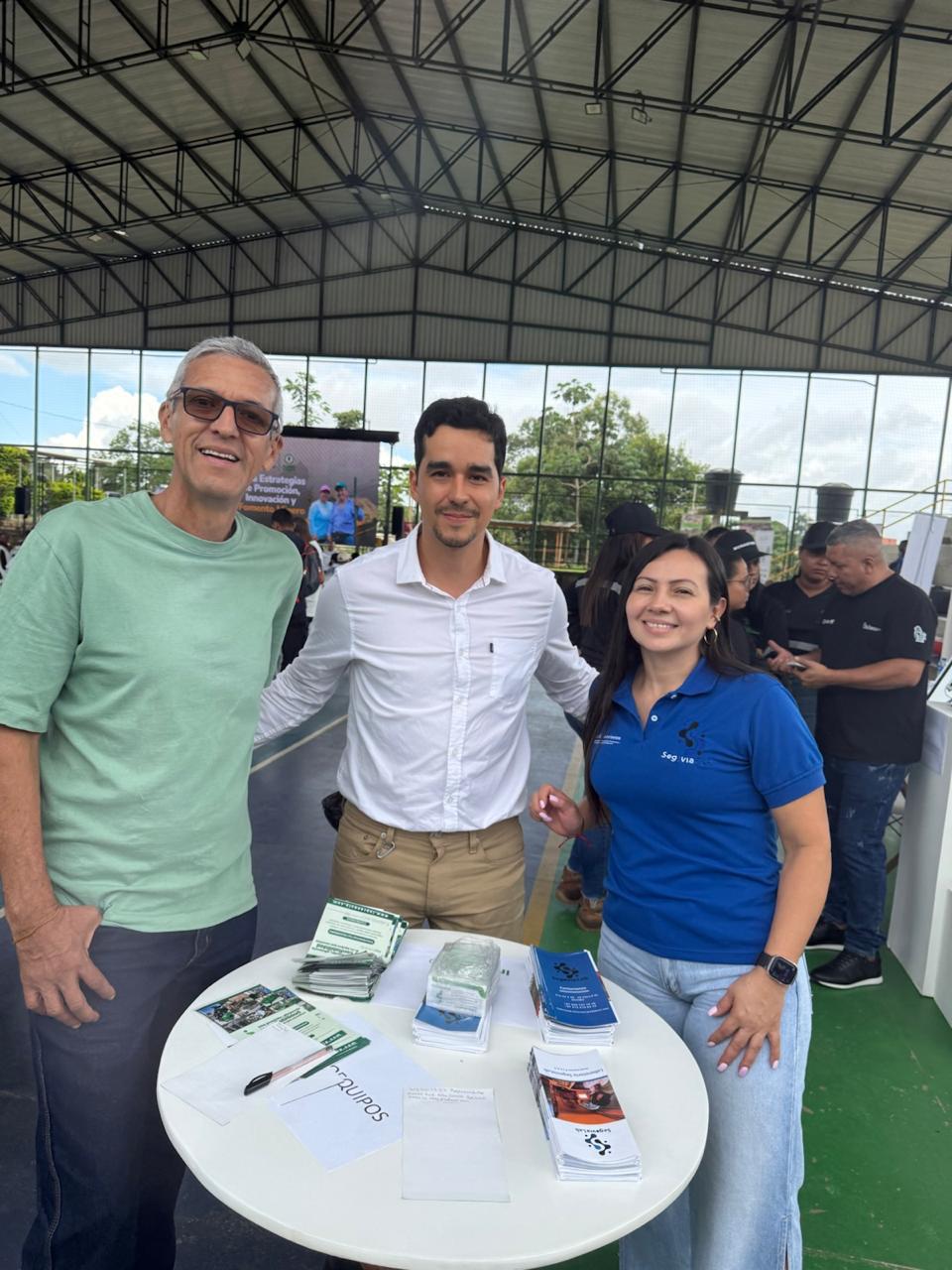 Equipo SegoviaLab en evento del sector minero